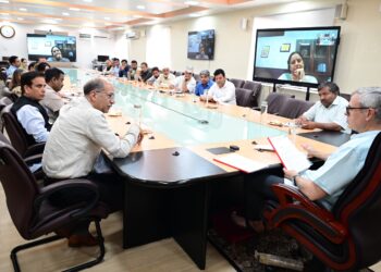 Houseboat Association, Dal dwellers call on CM Omar Abdullah; flag long-pending issues