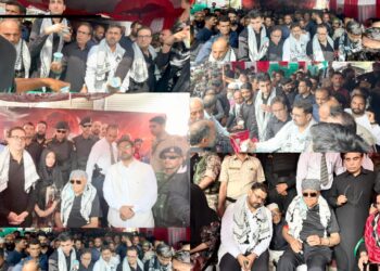 Satish Sharma attends Ashoora procession at Alamgari Bazar