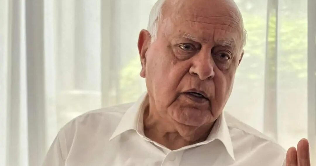 Dr. Farooq Abdullah interacts with shopkeepers, traders at Dalgate