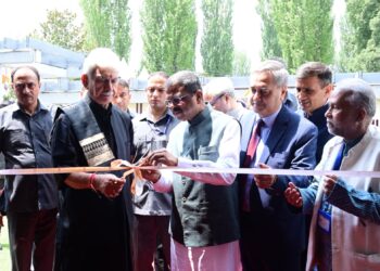 Lieutenant Governor attends ‘Chinar Book Festival’ organised by National Book Trust of India at Srinagar