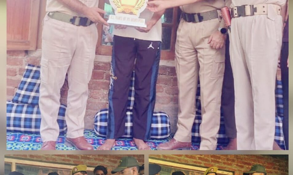 Awantipora Police Felicitated NEET Qualifier Zahid Ali Gojer