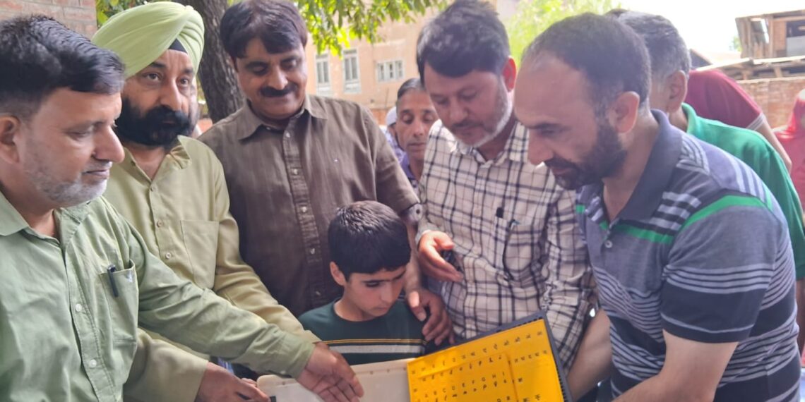 CEO Pulwama Organizes CWSN Distribution Camp in Tral Under SAMAGRA Shiksha