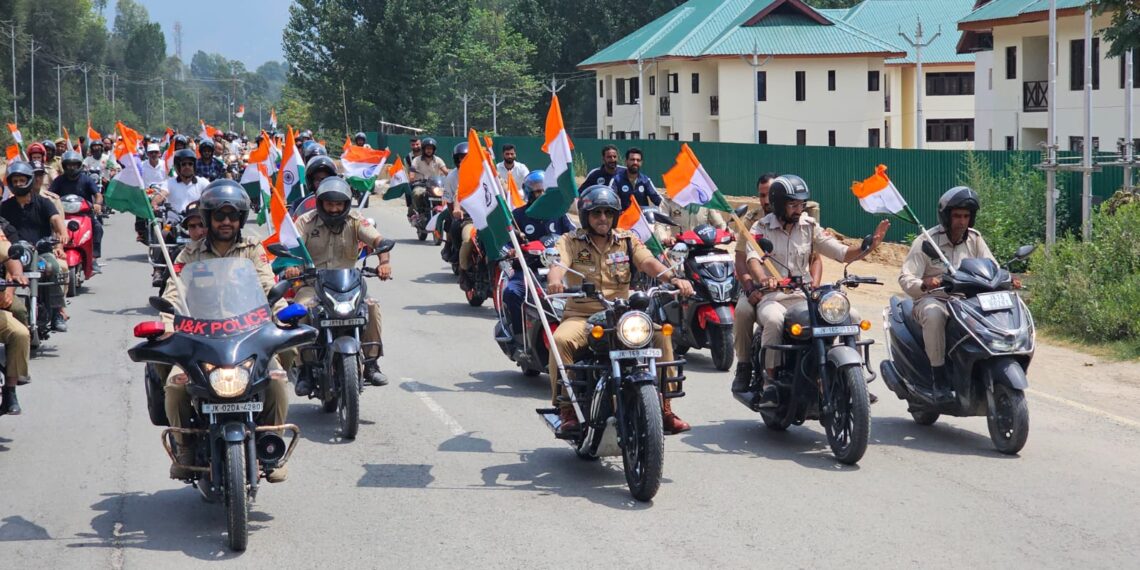 Ganderbal Police organizes Mega Tiranga Bike rally to Celebrate National Pride Ahead of Independence Day