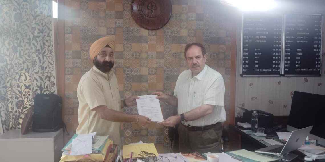 Dr. Harbaksh Singh Meets IUST VC to Strengthen Govt School Education Through Collaboration