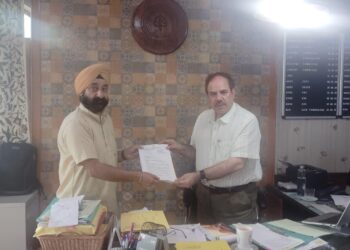 Dr. Harbaksh Singh Meets IUST VC to Strengthen Govt School Education Through Collaboration