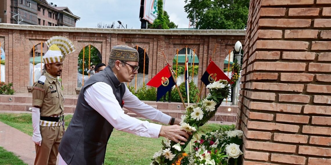 CM Omar Abdullah pays floral tributes at Balidan Stambh