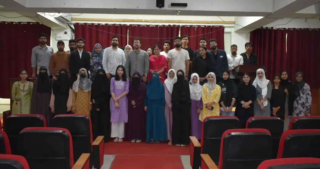 DJMC IUST, Radio Chinar hold Radio Extravaganza to celebrate budding talent  