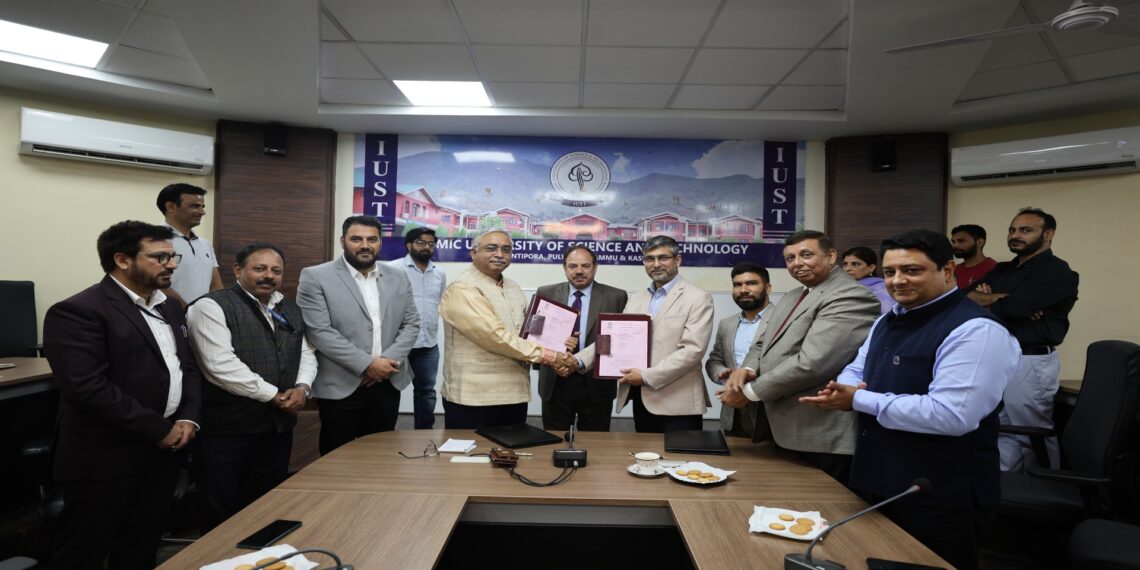 IUST Awantipora Signs MoU with CSIR–NEIST