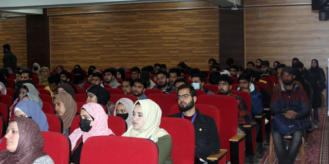 IUST Organizes Program on Data Science in Clinical Health