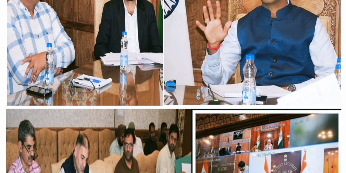 Div Com Kashmir reviews status of migrant grievances, related issues