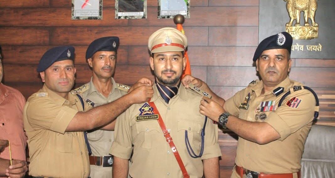 Pipping ceremony of newly promoted Superintendent of Police held at DPO Ganderbal