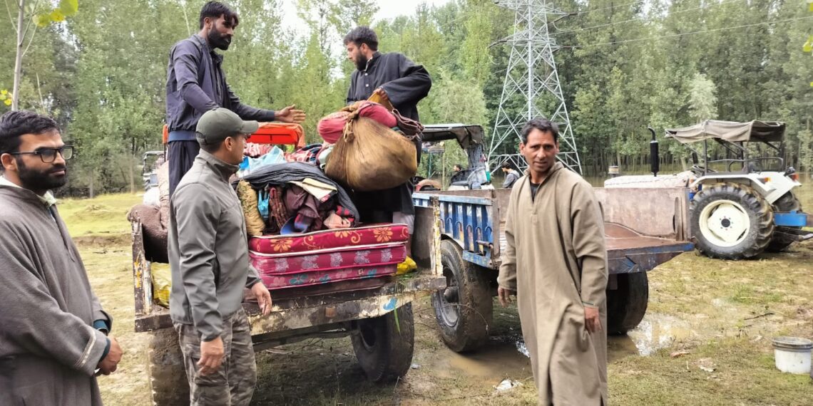 Awantipora Police Conducts Rescue Operation in Flood-Prone Areas of Police District Awantipora