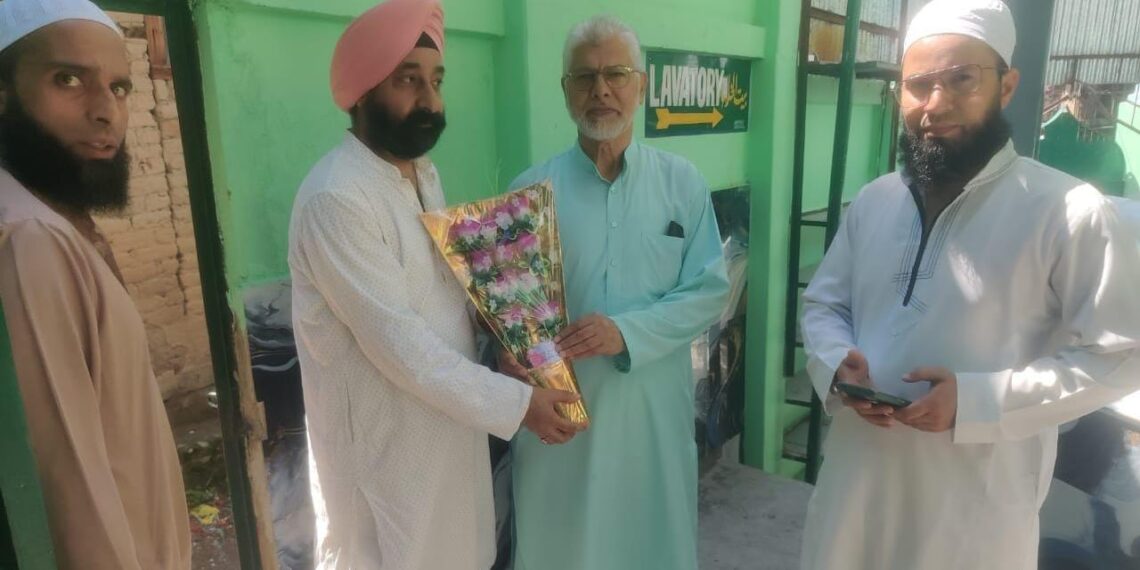 DDC Member Dr. Harbakash Singh Meets Dr. Nisar Ahmad Tral, Vows Joint Efforts for Tral’s Development