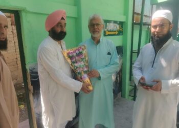 DDC Member Dr. Harbakash Singh Meets Dr. Nisar Ahmad Tral, Vows Joint Efforts for Tral’s Development