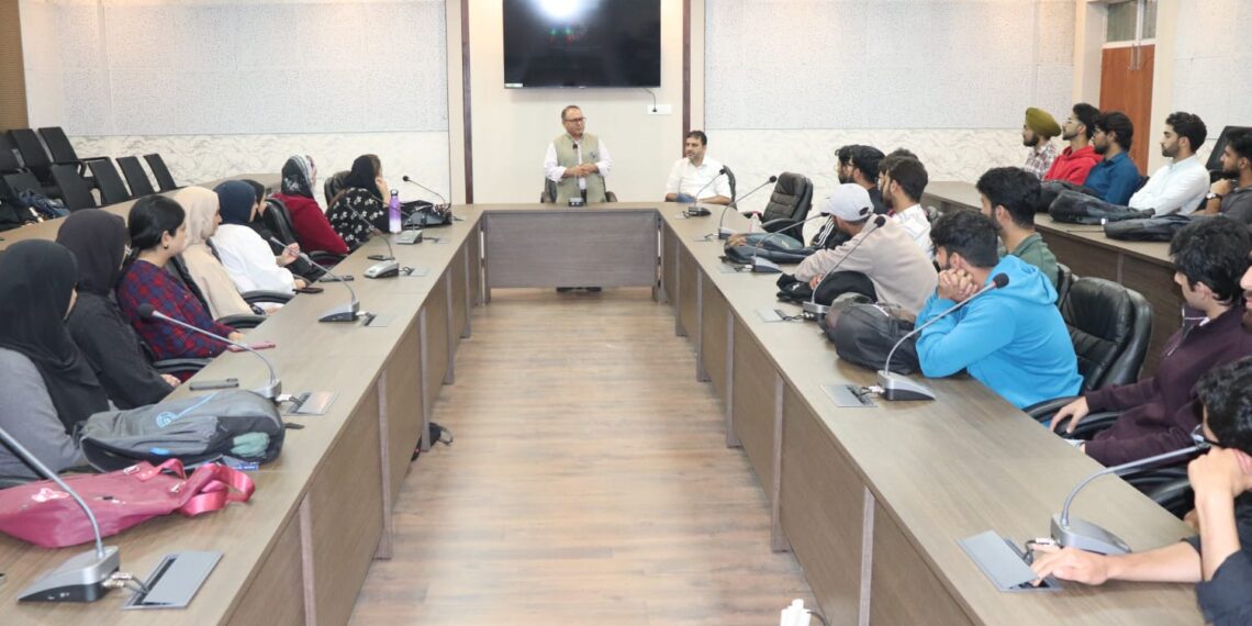 IUST Organizes Workshop on Embedded Systems and IoT to Foster Innovation and Entrepreneurship