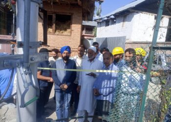 Dr. Harbaksh Singh Inaugurates New Transformer at Chadibugh, Tral