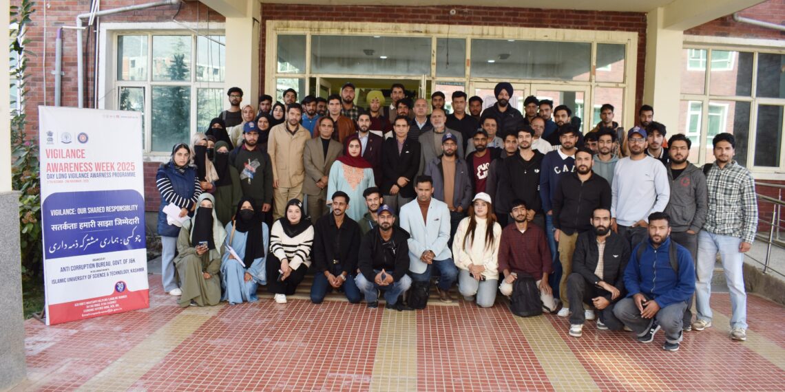 IUST Observes Vigilance Week in Collaboration with ACB
