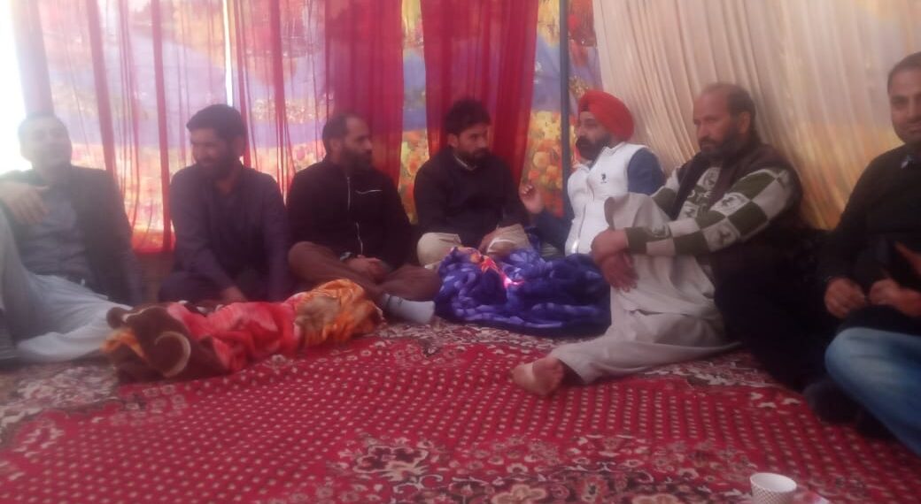 DDC Member Dr. Harbakash Singh Visits Bereaved Families in Tral’s Hurdumir and Nagabal Villages