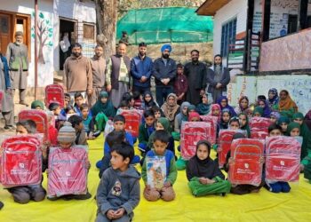 Amrit Charitable Trust, Khochhar Foundation Distribute School Bags and Stationery Kits Among Students in Tral