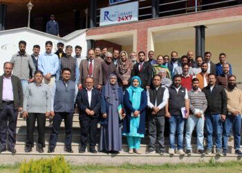 IUST’s Rumi Library Hosts ‘Meet the Eminent’ Session with Former VC, IGNOU