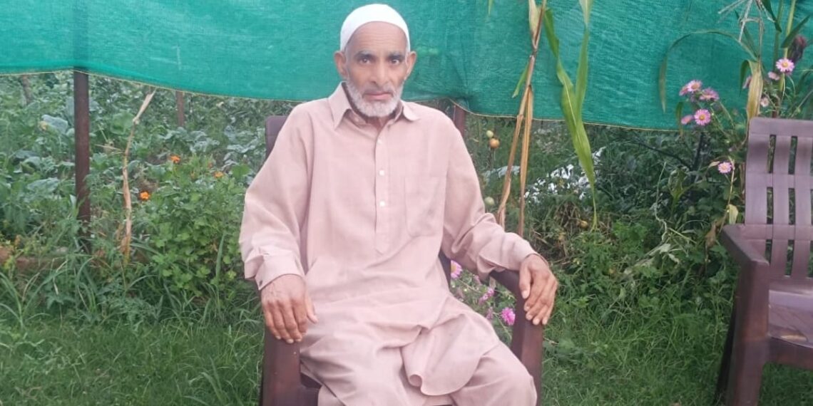 Tral Journalists Condole Demise of Senior Journalist Shabir Bhat’s Father