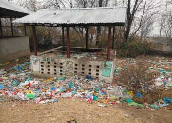 Overflowing Dumping Shed Sparks Health Crisis in Lurgam Aripal, Pulwama