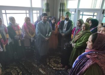 Apni Party Organises Workers’ Meeting and Joining Programme at Awantipora