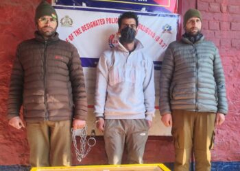 Kulgam Police arrests a drug peddler and recovered contraband substance from his possession
