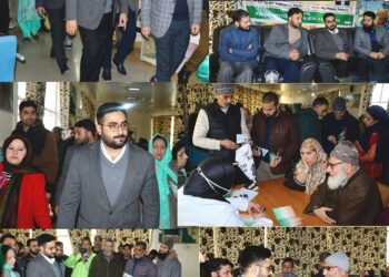DC Srinagar kick starts vaccination programme for Hajj pilgrims at Haj House Bemina