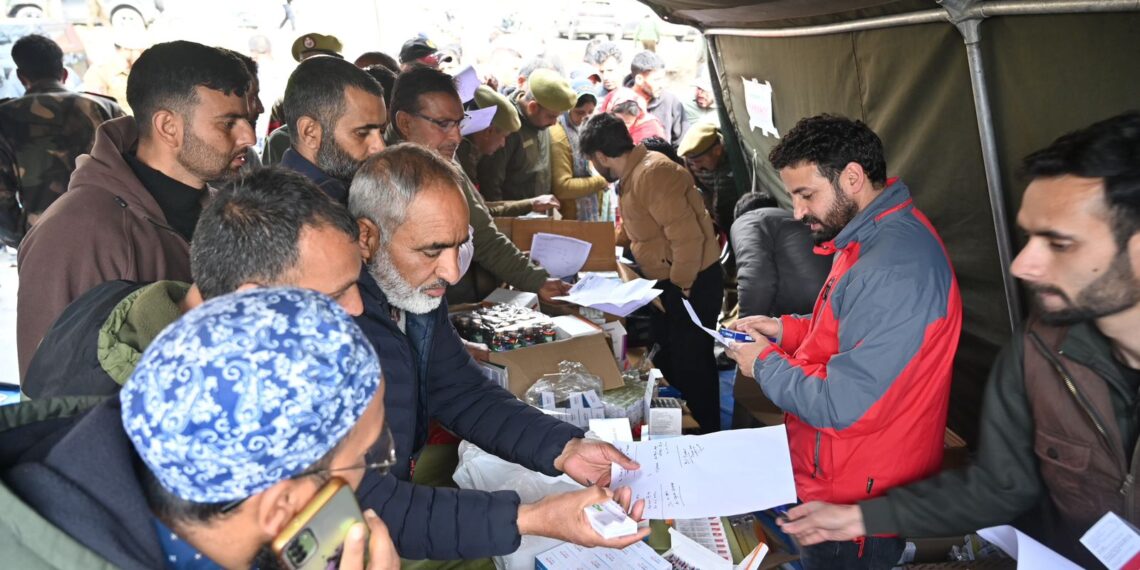 9BN JKAP and Kashmir Medical College Organize Mega Medical Camp at Zewan