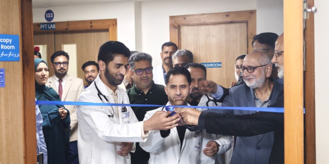 PARAS Health Srinagar Launches Advanced Thoracoscopy Device to Boost Pulmonary Care