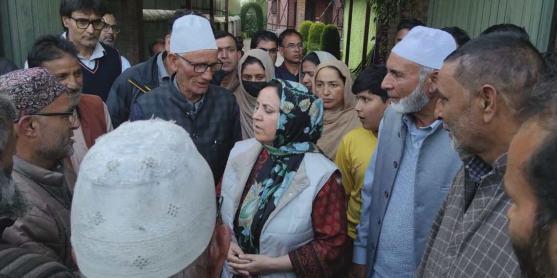 Sakeena Itoo visits Akad Anantnag, expresses solidarity with Director Finance on son’s demise