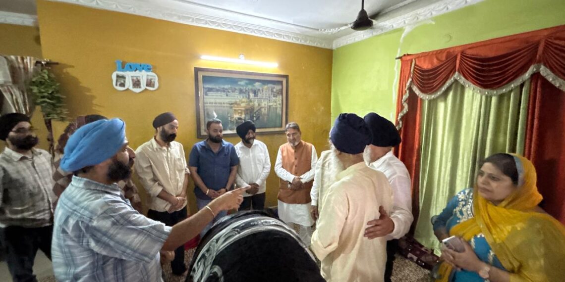 Altaf Bukhari, Apni Party Leaders Condole Demise of Rishit Singh