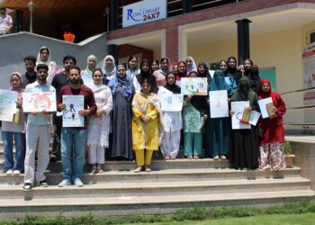 CMHW, IUST Organizes Poster Competition under Nasha Mukt Bharat Abhiyaan