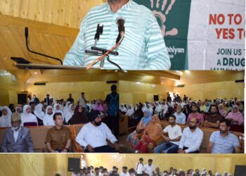 District Admin Pulwama, IRCS organise Mega Drug De-Addiction Awareness Programme at Tral