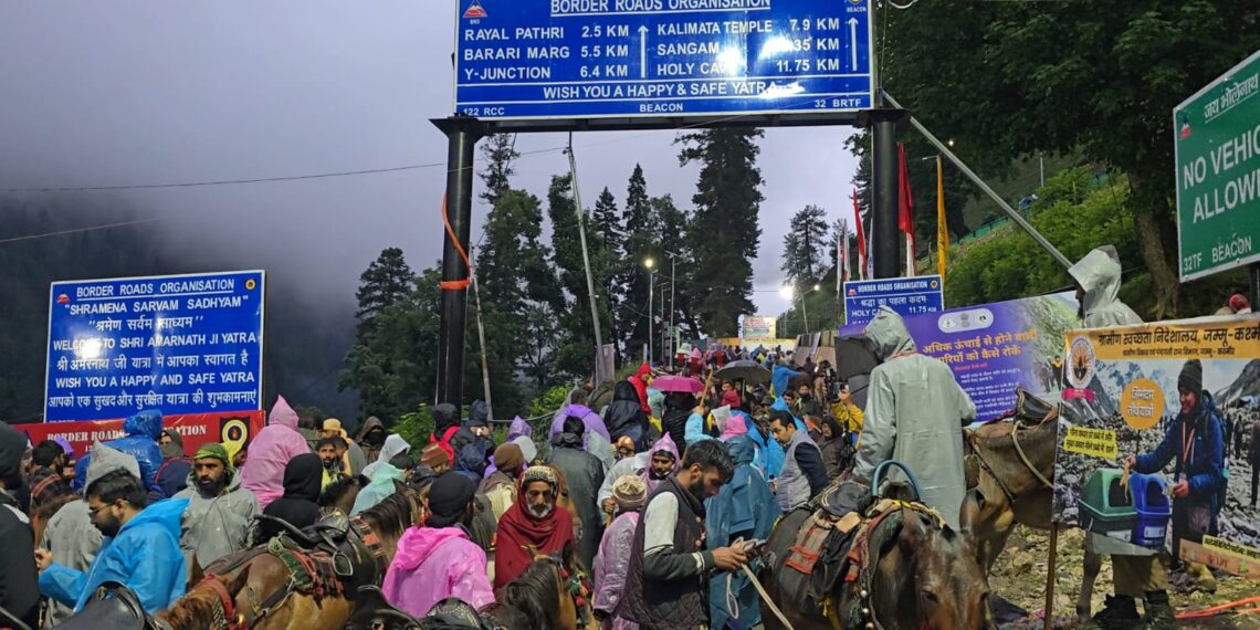 Amarnath Yatra Sets Historic Record, Crosses 3 Lakh Pilgrim Mark in Just 12 Days: LG Sinha