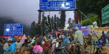 Amarnath Yatra Sets Historic Record, Crosses 3 Lakh Pilgrim Mark in Just 12 Days: LG Sinha