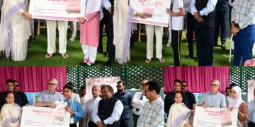 CM Omar Abdullah felicitates winners of competitions organized by Floriculture Department