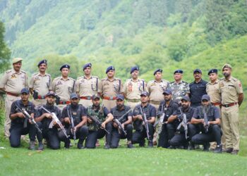 DGP Nalin Prabhat Reviews Security Preparedness at TOBs in Ganderbal