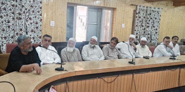 Pensioners Welfare Forum Holds Meeting in South Kashmir’s Tral