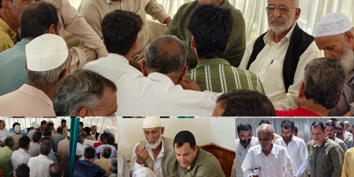 Javid Dar visits bereaved families; expresses solidarity, condolences