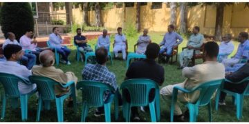 Kashmir Contractors Meet MLA Nizamuddin Bhat, Discuss Issues Ahead of Assembly Session