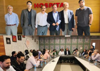 Globally acclaimed Kashmiri doctors visit KMCH Sempora