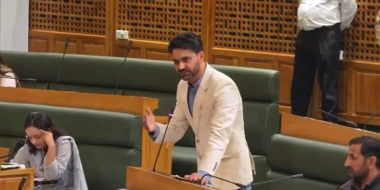 “This is like a Berlin Wall”: PDP MLA Waheed Para Seeks End to Discrimination and Humiliation on Highway in South Kashmir