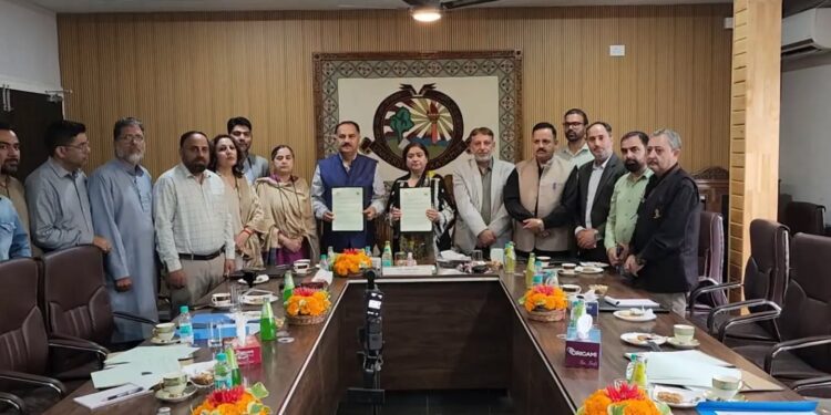 KU, JKAACL sign MoU to launch diploma in traditional and professional calligraphy