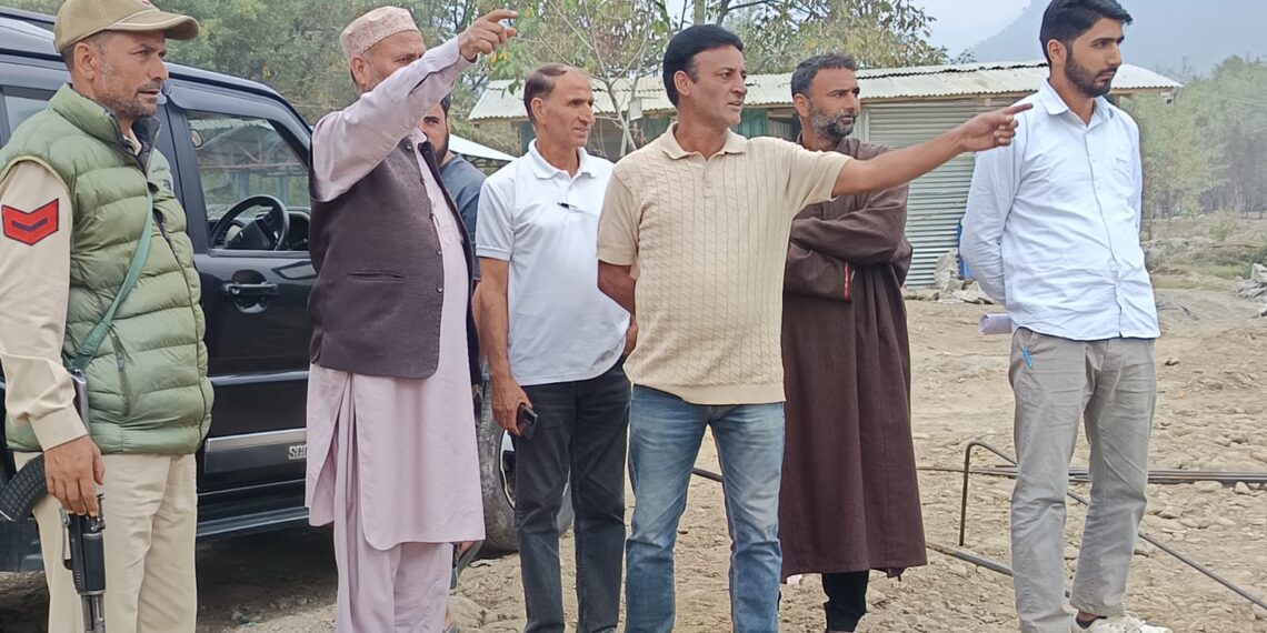 MLA Tral Rafiq Ahmad Naik Reviews Progress of Under-Construction Bridges in Aripal
