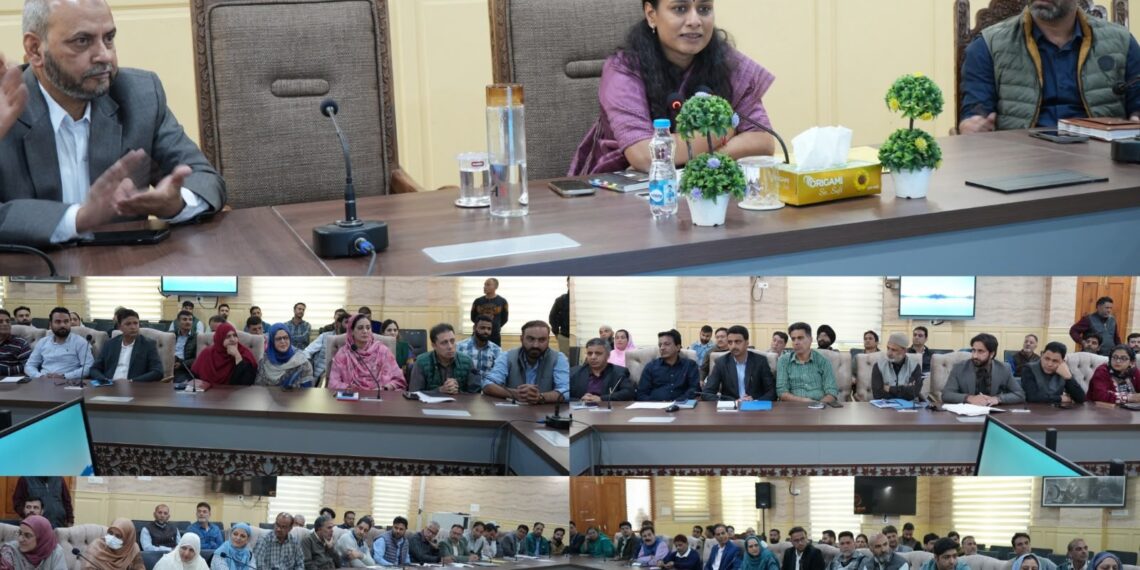DC Ganderbal Shreya Singhal Chairs Introductory Meeting; Calls for Teamwork, Accountability and Efficient Public Service Delivery