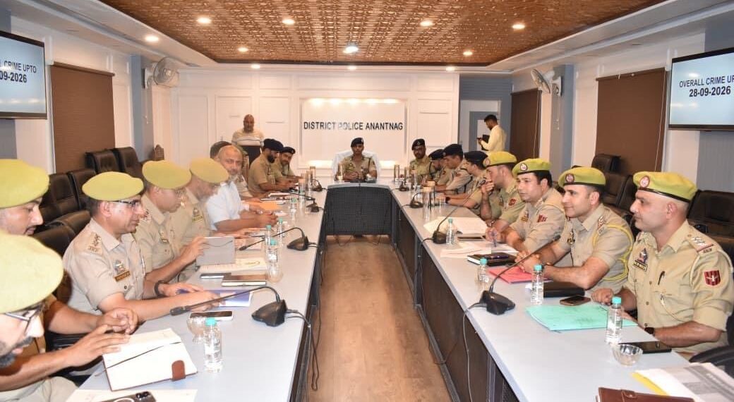 SSP Anantnag chairs Ops & crime review meeting at DPO Anantnag