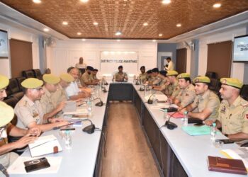 SSP Anantnag chairs Ops & crime review meeting at DPO Anantnag